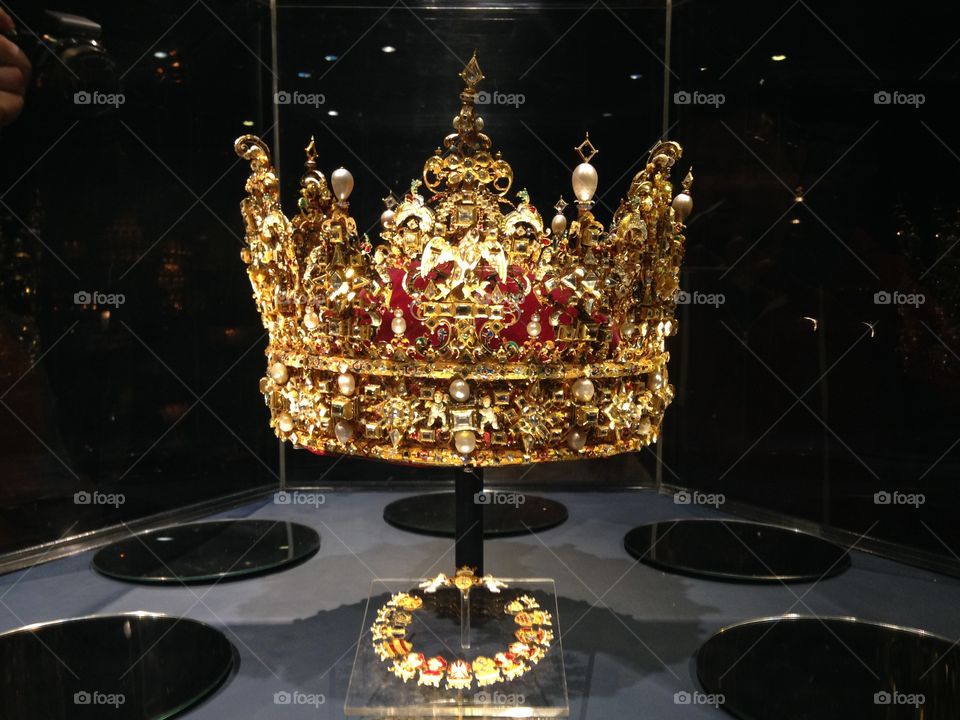  Crown