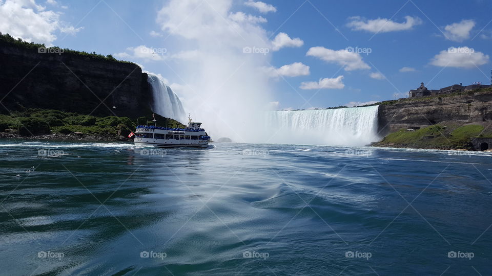 Niagara Falls Boat Ride