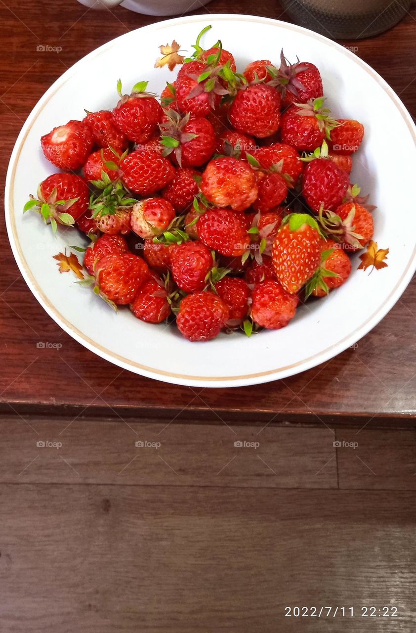 виктория( клубника)