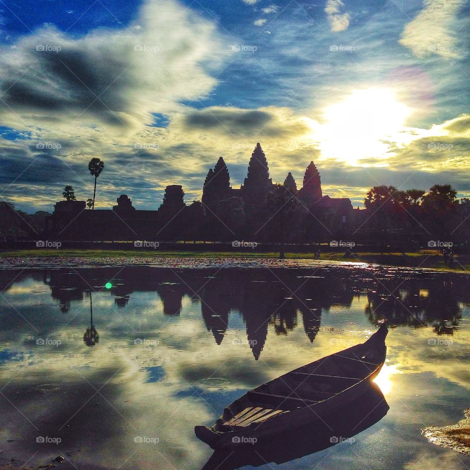 Lusterl. Sunrise at Angkor Wat