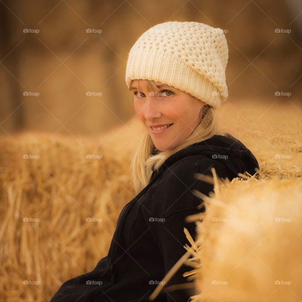 Seasonal autumn fashion portrait 