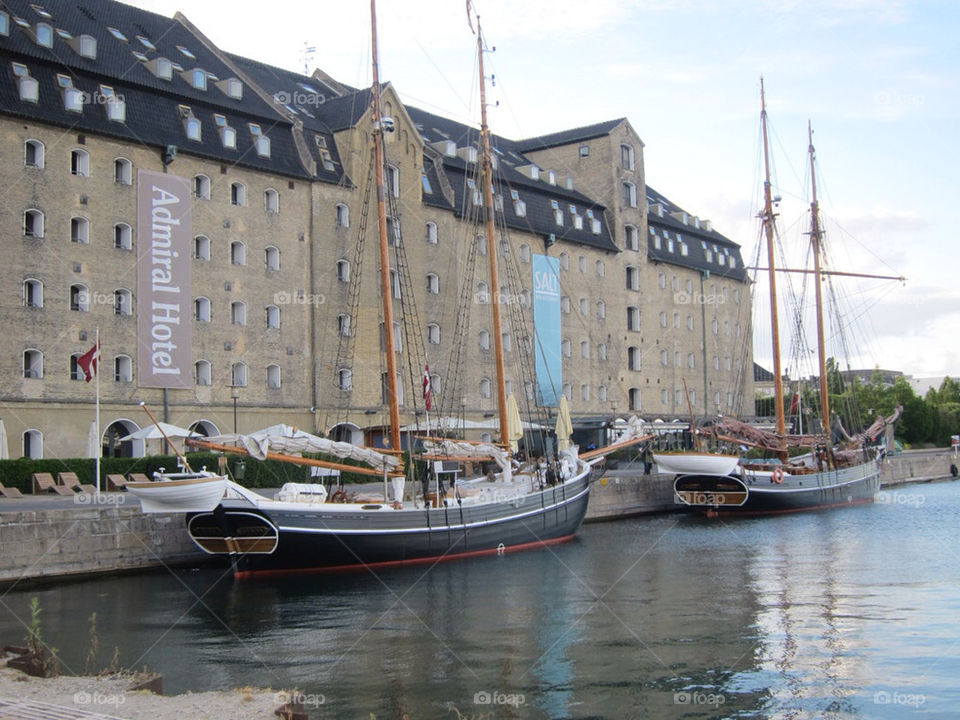 hotel boat harbor copenhagen by jorlores