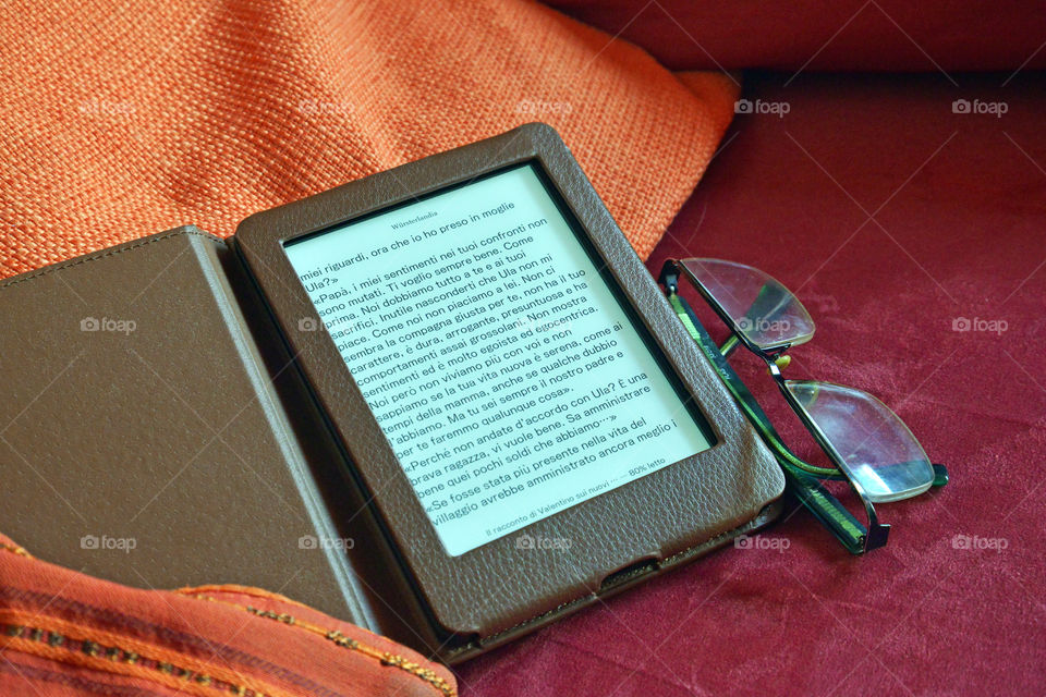 read a book on an e-reader