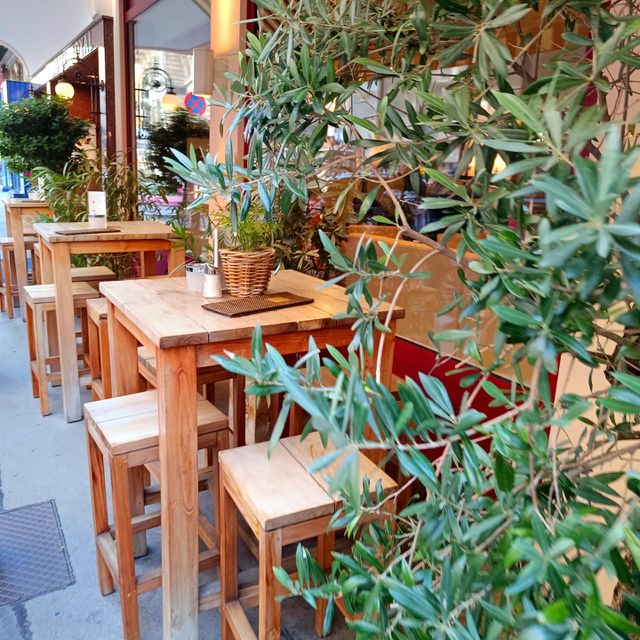 Cozy cafe in Vienna