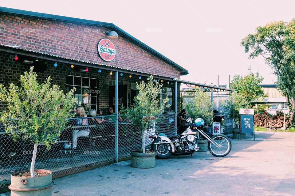 Bar and restaurant Garage