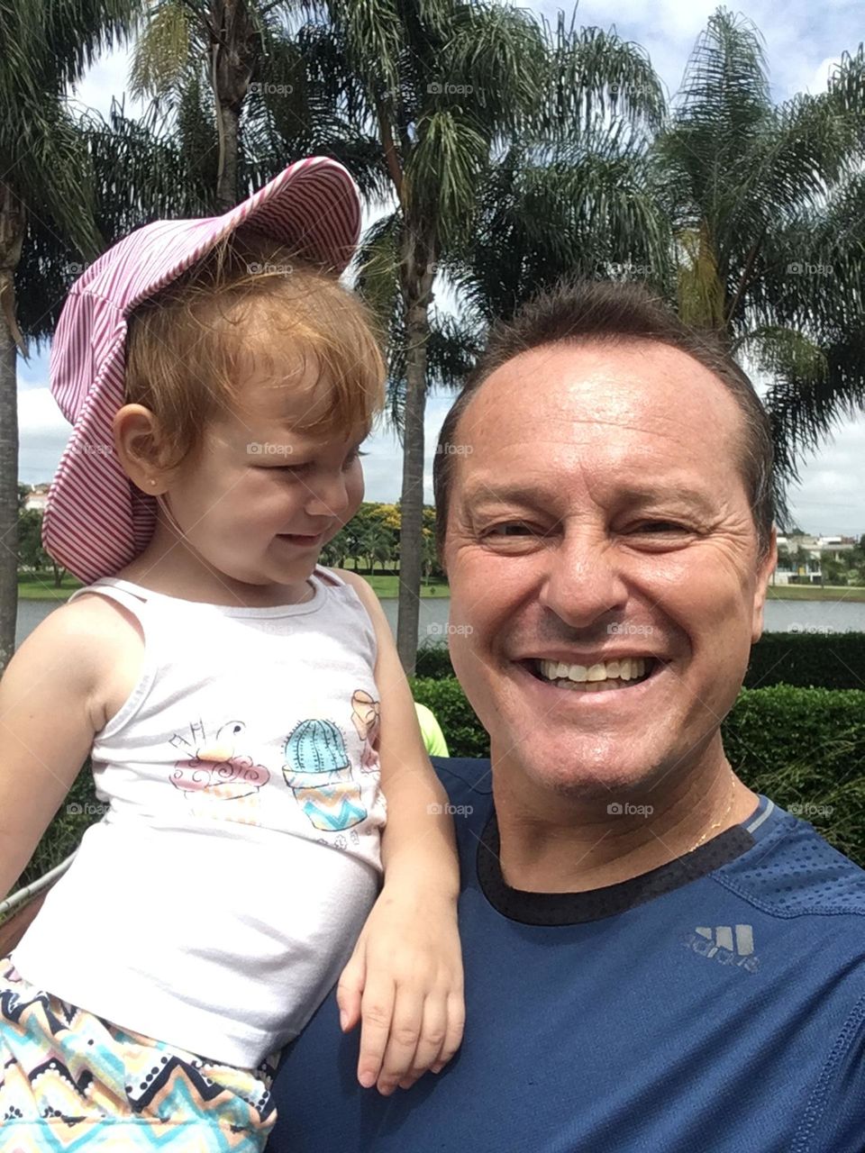 🇺🇸 My daughter Estela is my reason for living!  With your sweet smile, fatherhood is my meaning. / 🇧🇷 Minha filha Estela é a razão do meu viver! Com seu doce sorriso, a paternidade é o meu sentido.