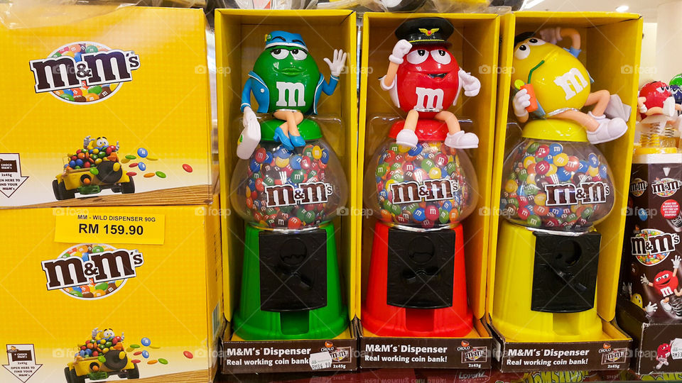 M&M