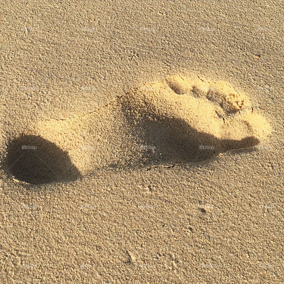 Sandy feet 