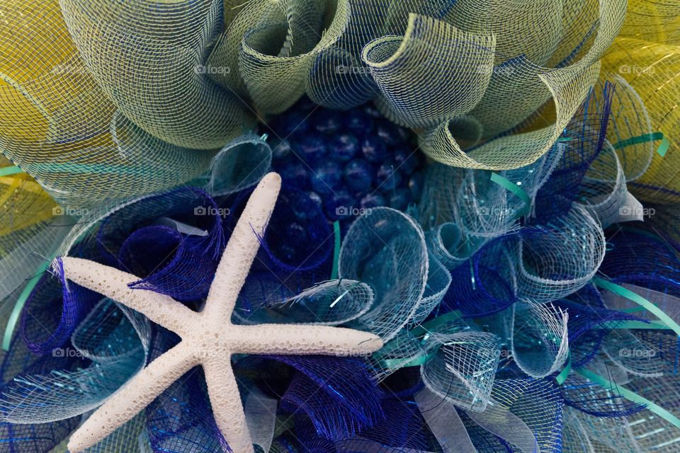 Mesh wreath with sea star