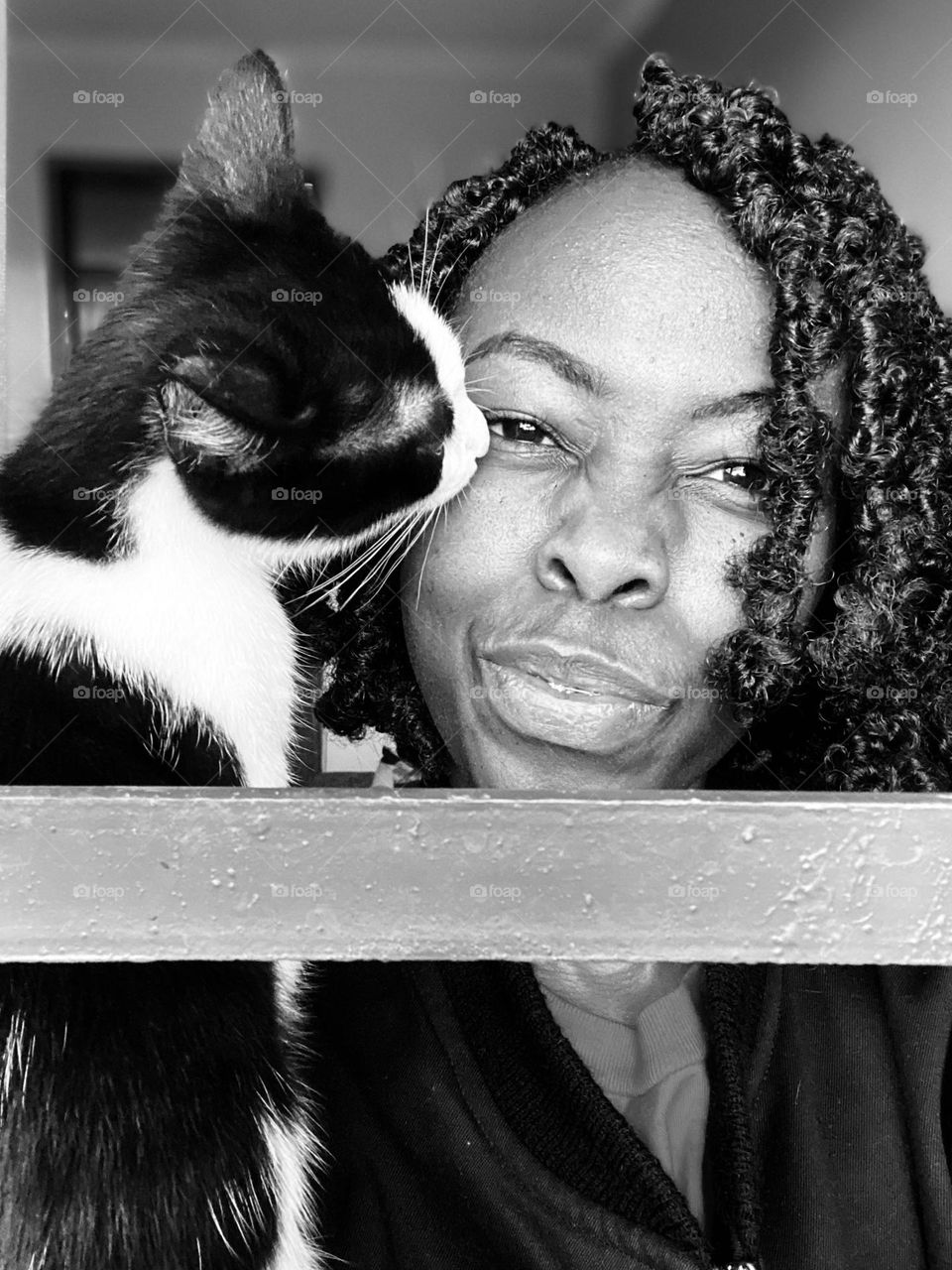 A little kiss from Hami the cat 