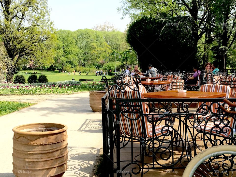 Cafe in park