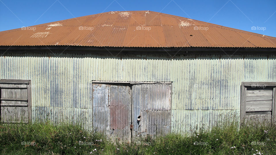 CLOSED FARM | [ ] | Leonardo Kubrick