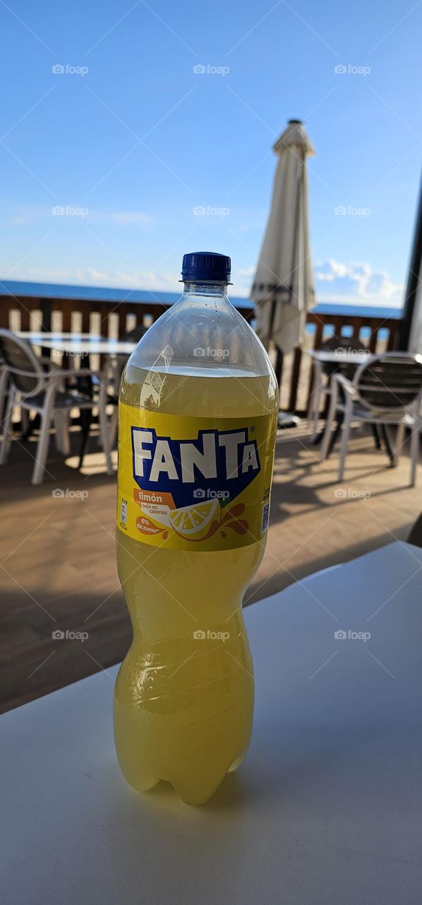 Fanta de Limon el mejor refresco para los tintos de verano