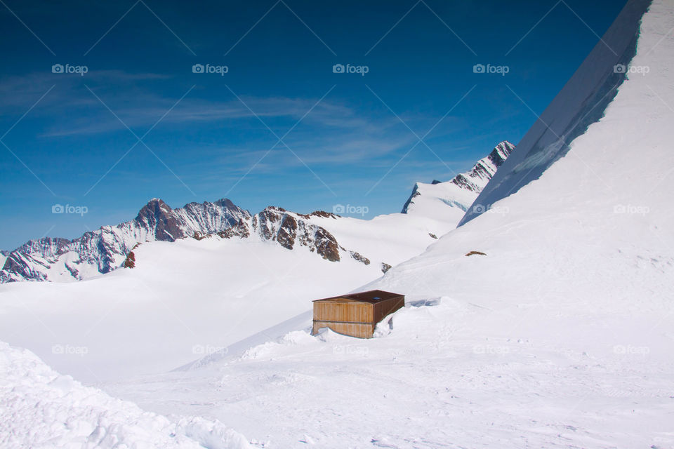 snow travel expedition jungrau by cmosphotos