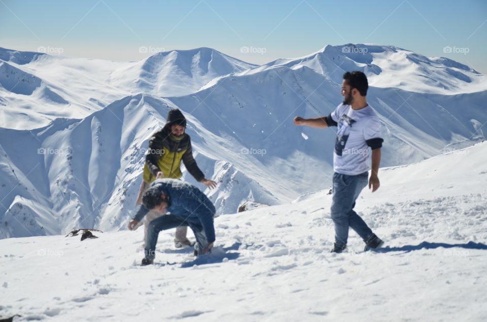 snow fight