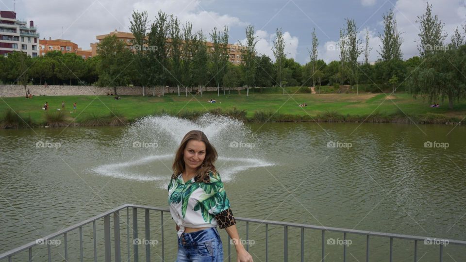 Fountain#lake#human#trees