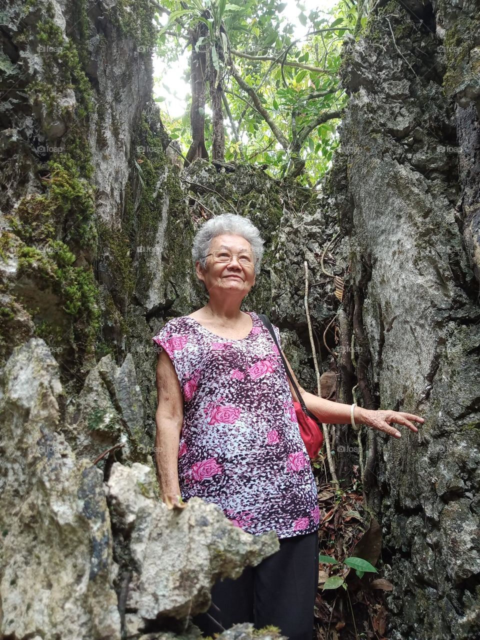 My mum is 80 years old,she still like to grow up with me natural exploration.🤗🥰