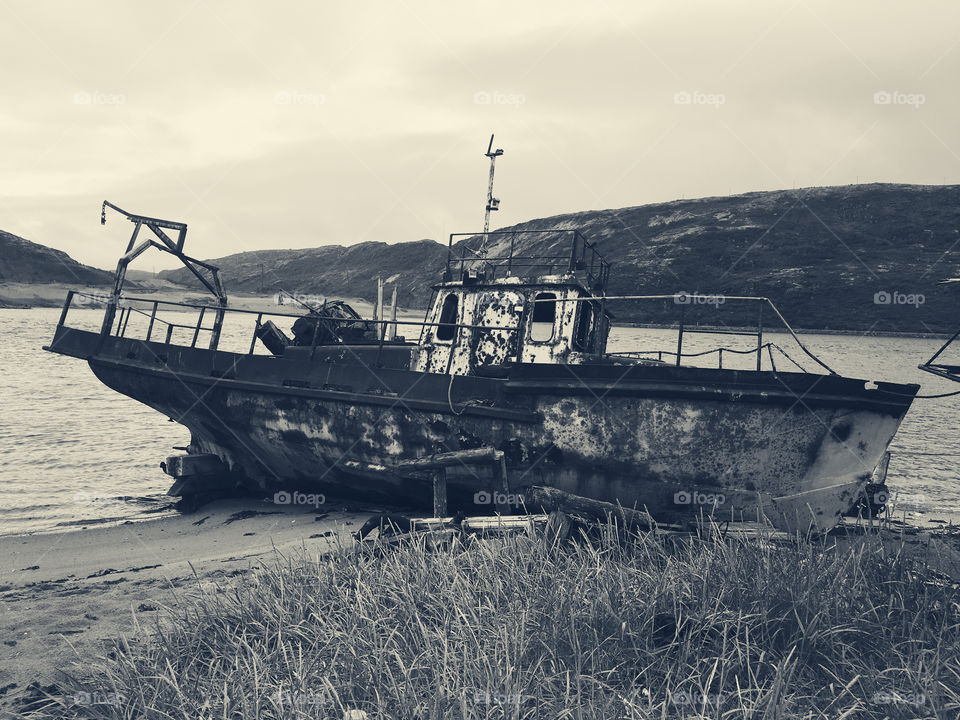 Rusty ship 