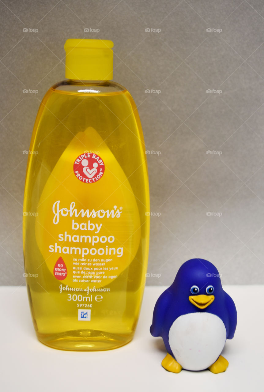 Johnson's baby shampoo, yellow