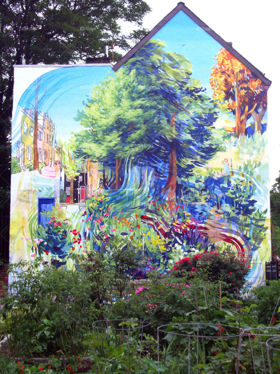 Jardin. Philadelphia is the city of murals, and this one is one of my favorites!